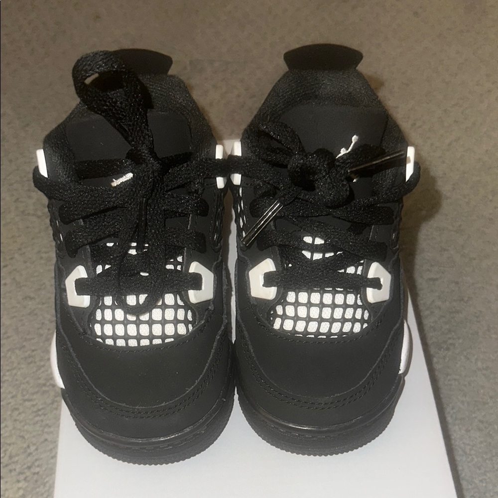 Air Jordan Retro 4
